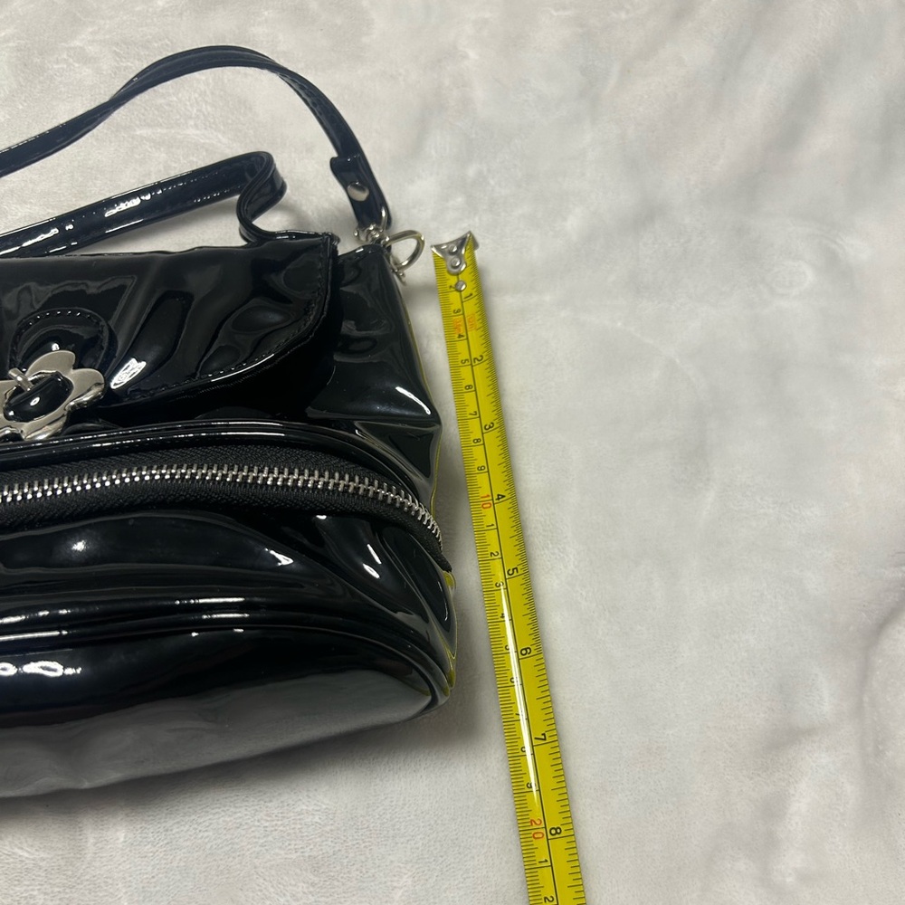 Small Black shiny hand bag shoulder purse - Picture 8 of 9